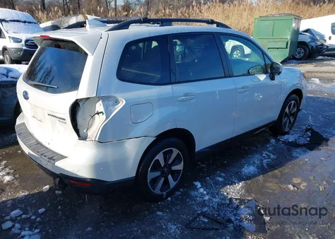 2017 Subaru Forester 2.5I Premium z USA, uszkodzony, nr VIN JF2SJAGC0HH461547